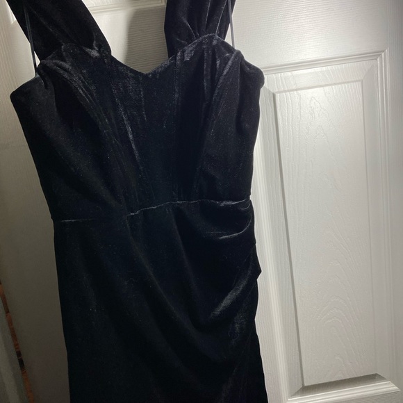 Black Evening Dress - Picture 5 of 6